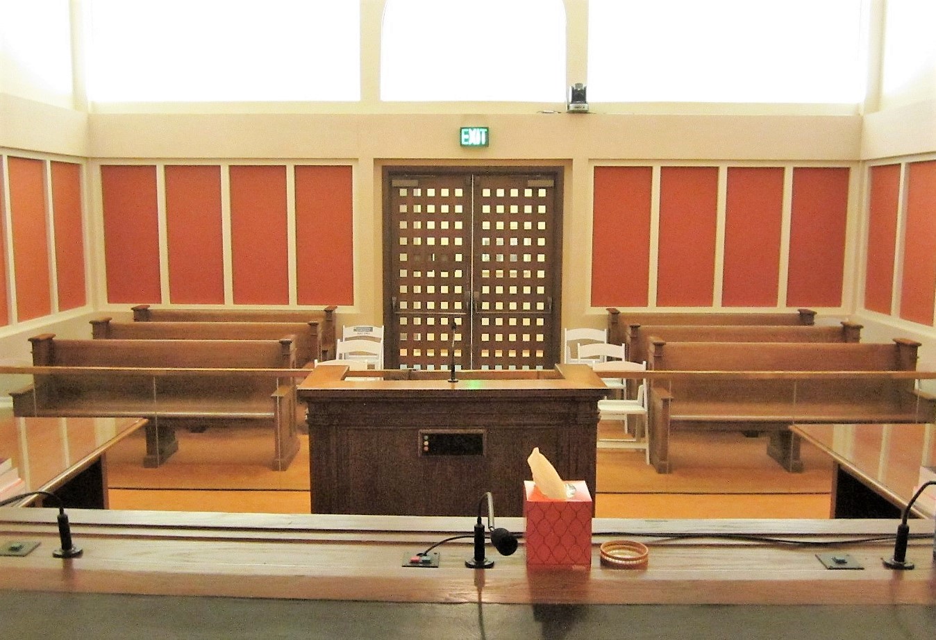 Courtroom Elbow Room